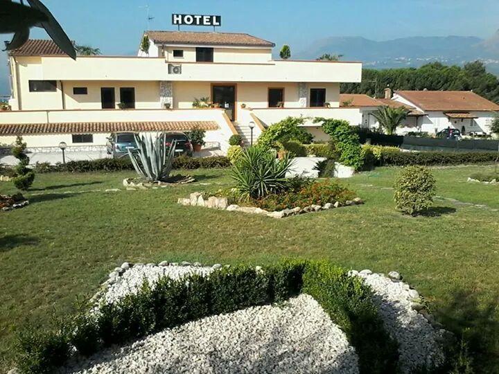 Hotel Vittoria Benewent Zewnętrze zdjęcie